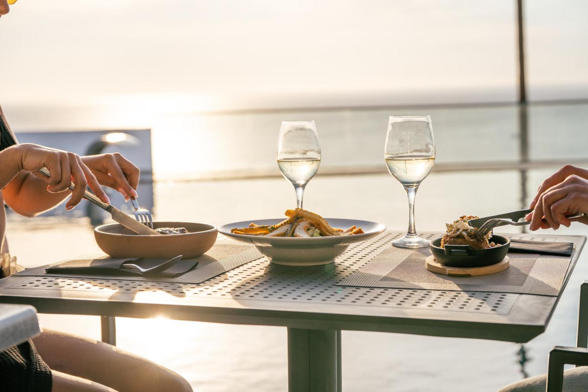 Serenita Luxury Suites Akrotírion Kültér fotó