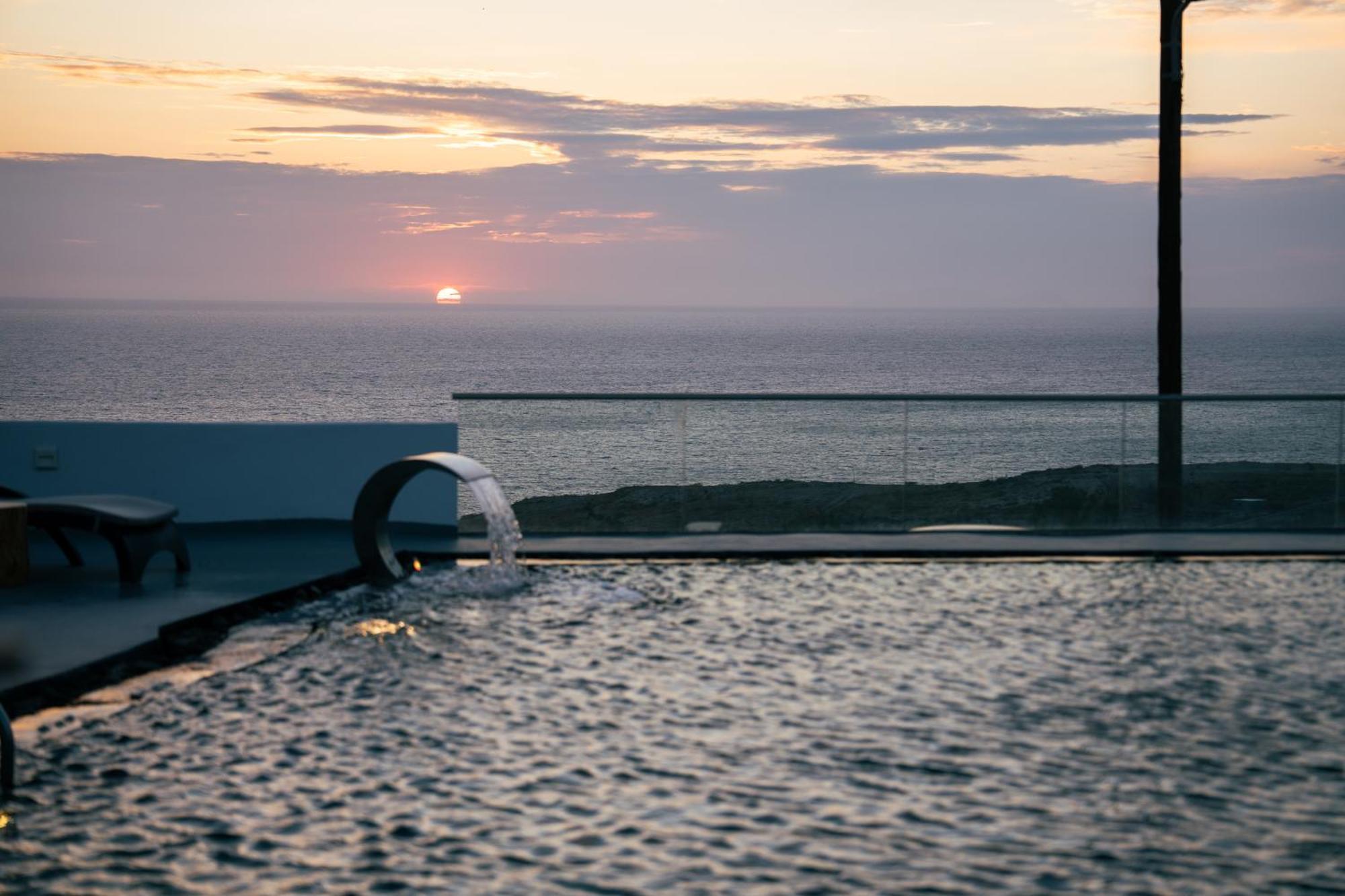 Serenita Luxury Suites Akrotírion Kültér fotó